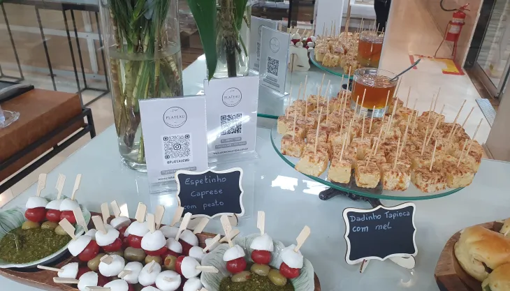 Mesa de antepastos para aniversarios