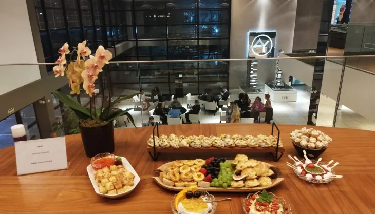 Mesa de antepastos para aniversários